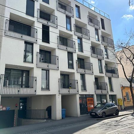 Mickey Apartment Old Town Bratislava Luaran gambar