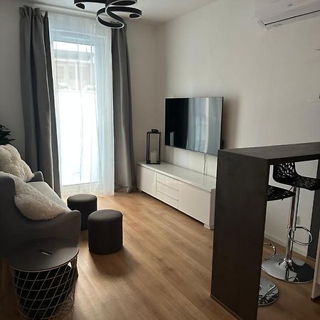 Mickey Apartment Old Town Bratislava Luaran gambar
