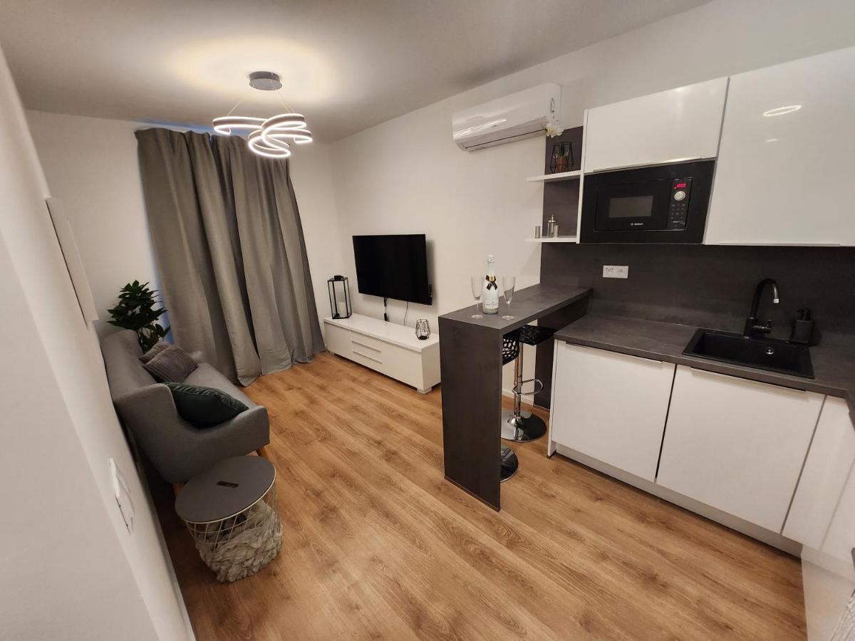 Mickey Apartment Old Town Bratislava Luaran gambar